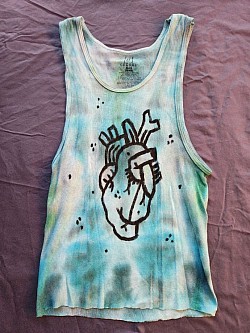 'Beating Heart' tank top crop